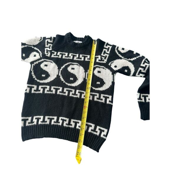 Cooke Collective XS Black & White Yin Yang Sweater Pre-Owned Retro 90s Aesthetic - Picture 3 of 7